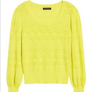 Banana Republic Cropped Sweater. Size medium